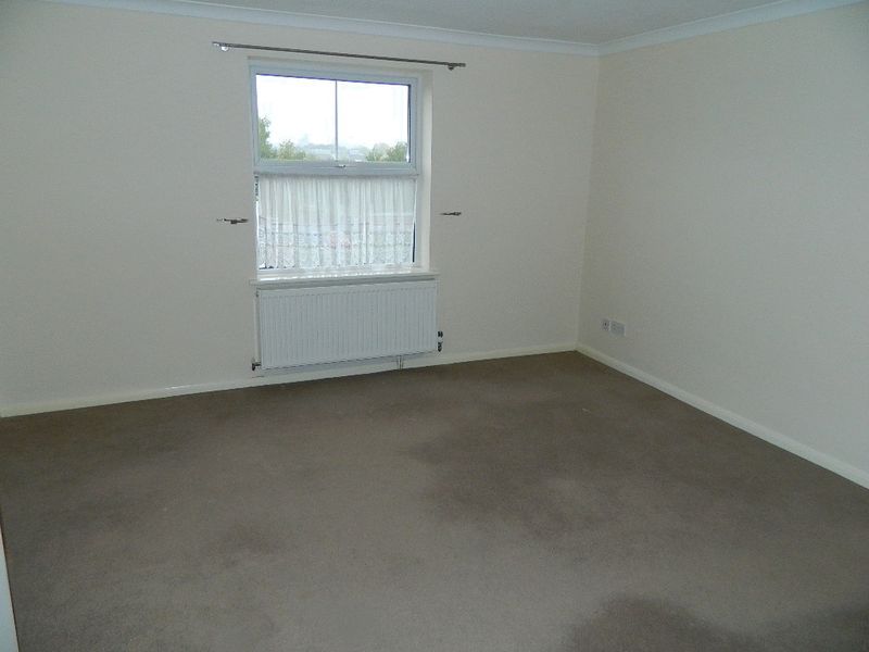 Property photo 2 of 6 Lounge