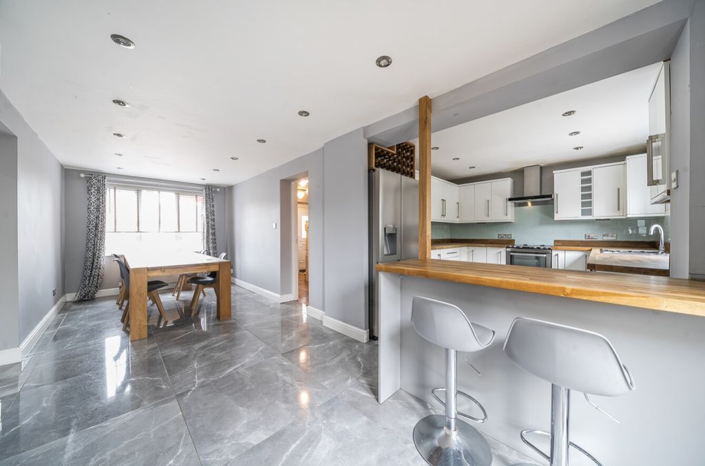 Property photo 3 of 35 1361425-2-68Dd5763Ab869