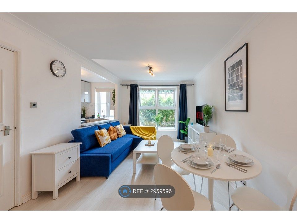 Property photo 1 of 12 Superb Ground Floor Apartment