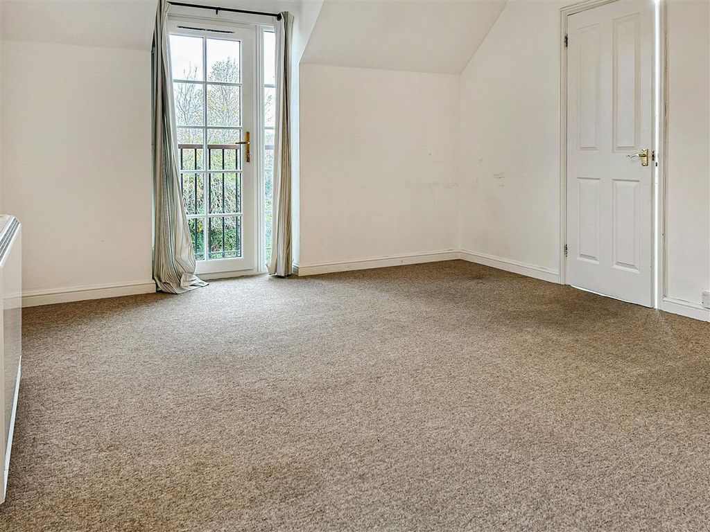 Property photo 3 of 8 11_67625.Jpg