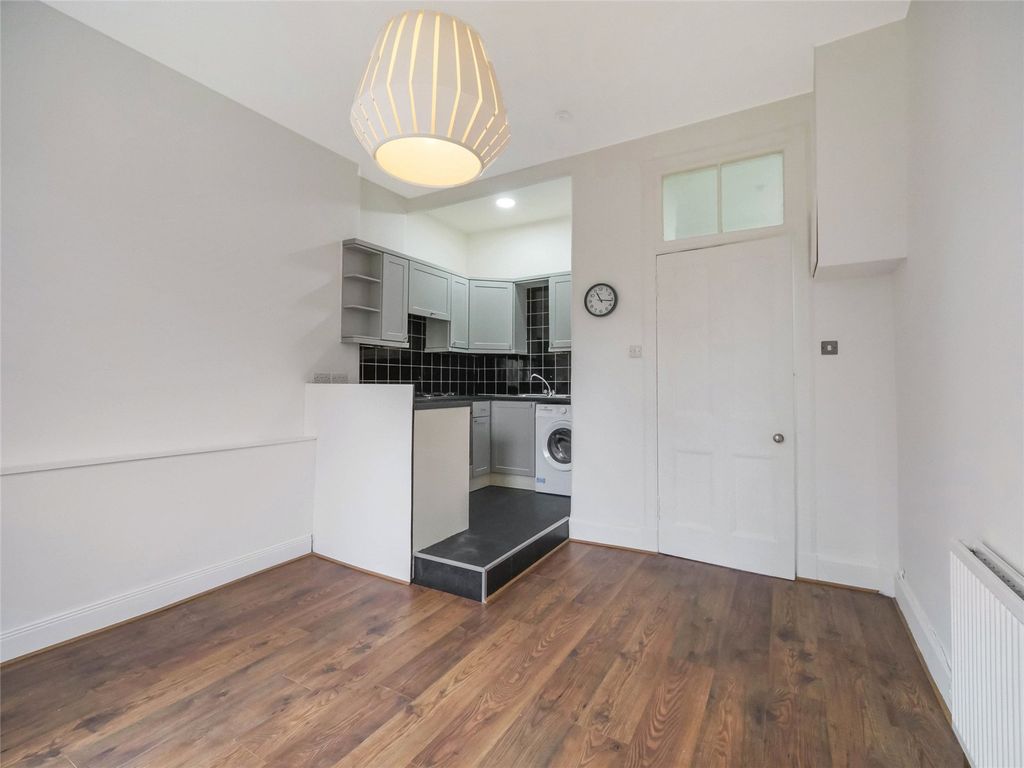 Property photo 3 of 16 Picture No. 05