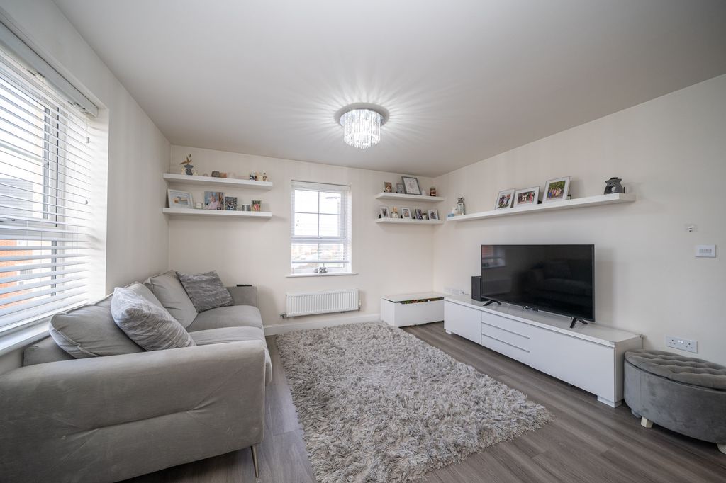 Property photo 3 of 14 7-Brewery-Lane-05325