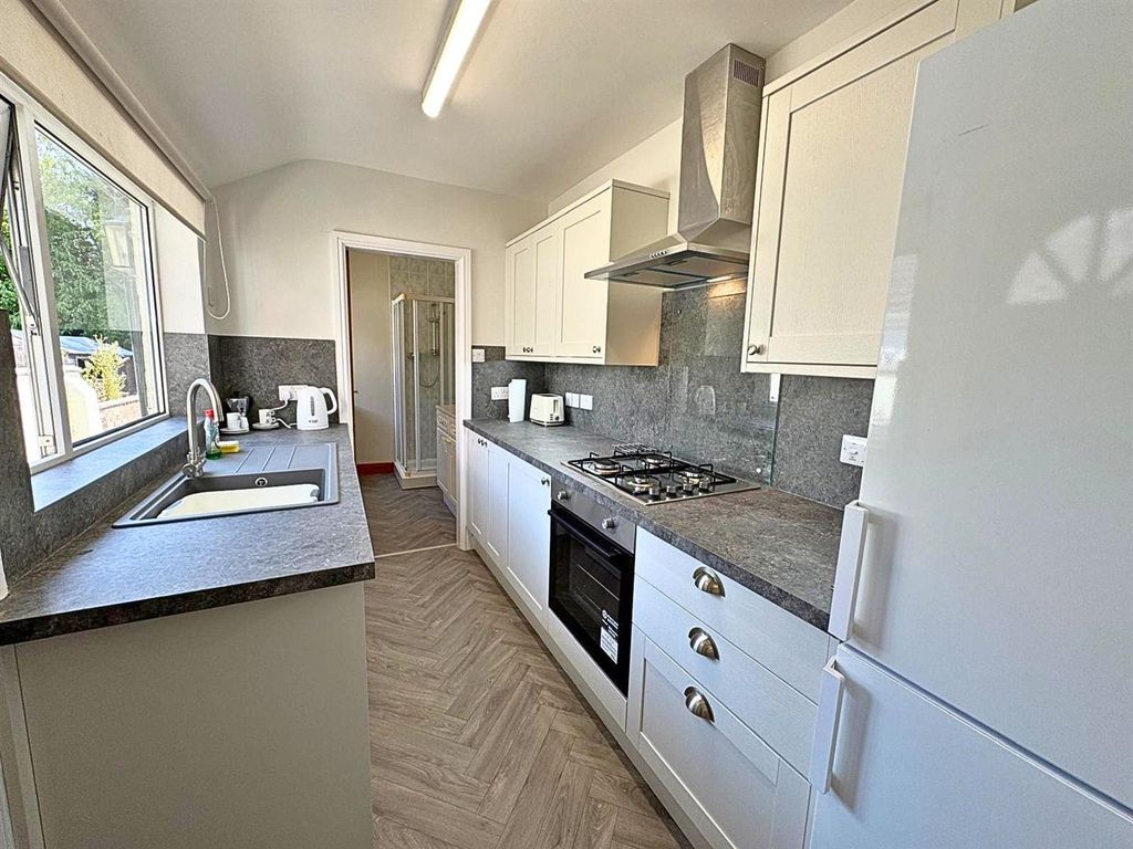 Property photo 2 of 14 Kitchen