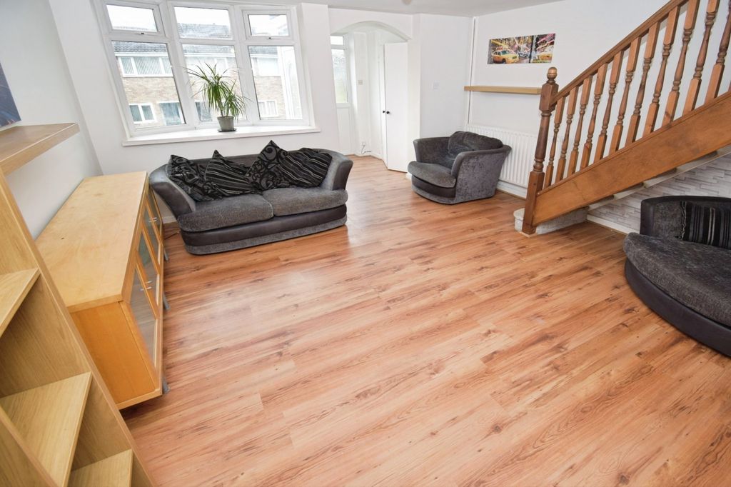 Property photo 3 of 25 Living Room