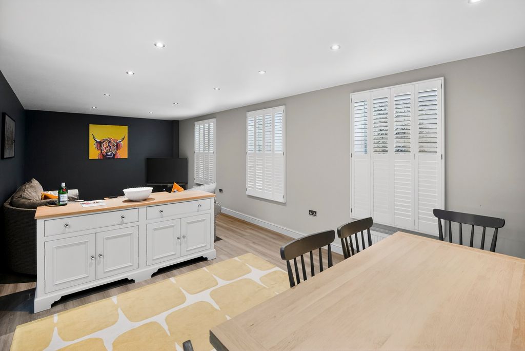 Additional image 4 of 3 bed flat for saleLower Bridge Street, Chester CH1