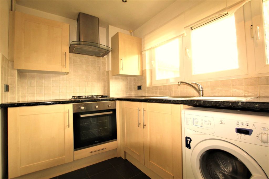 Property photo 3 of 25