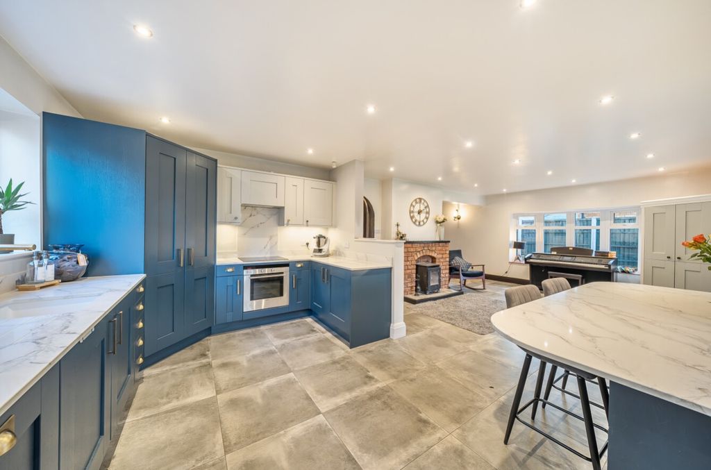 Property photo 2 of 26 1383098-7-691Dd6ee1c8E5