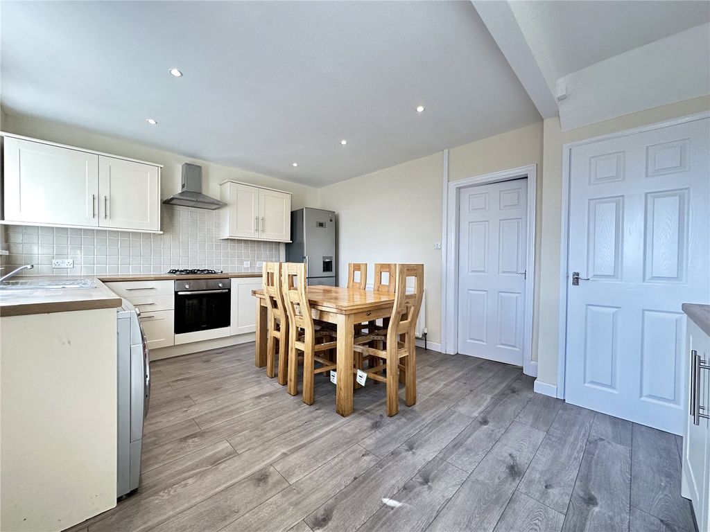 Property photo 3 of 16 Picture No. 23