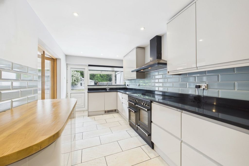 Property photo 3 of 17 Picture No. 23