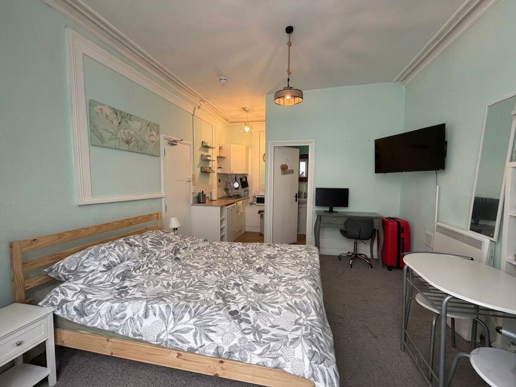 Property photo 1 of 3