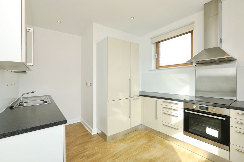Property photo 3 of 23 Pbox-Img.Jpg