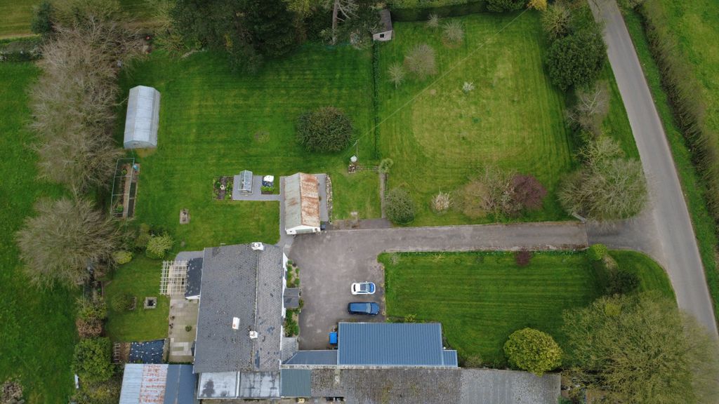 Property photo 3 of 41