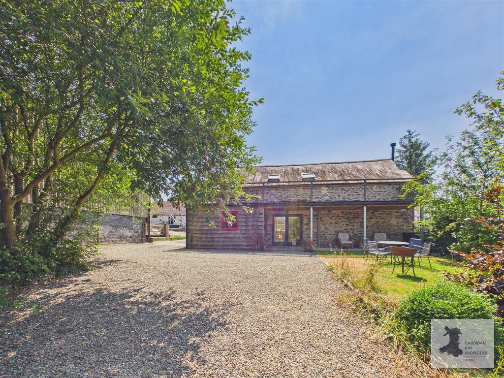 Property photo 1 of 40 Back