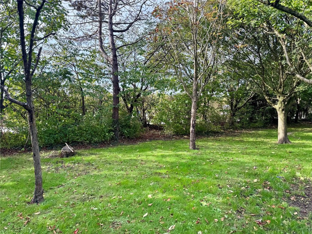 Property photo 3 of 9 Picture No. 13