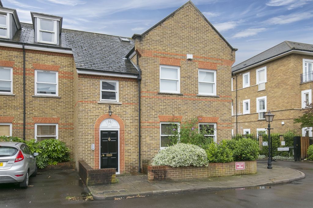 Property photo 1 of 6 External