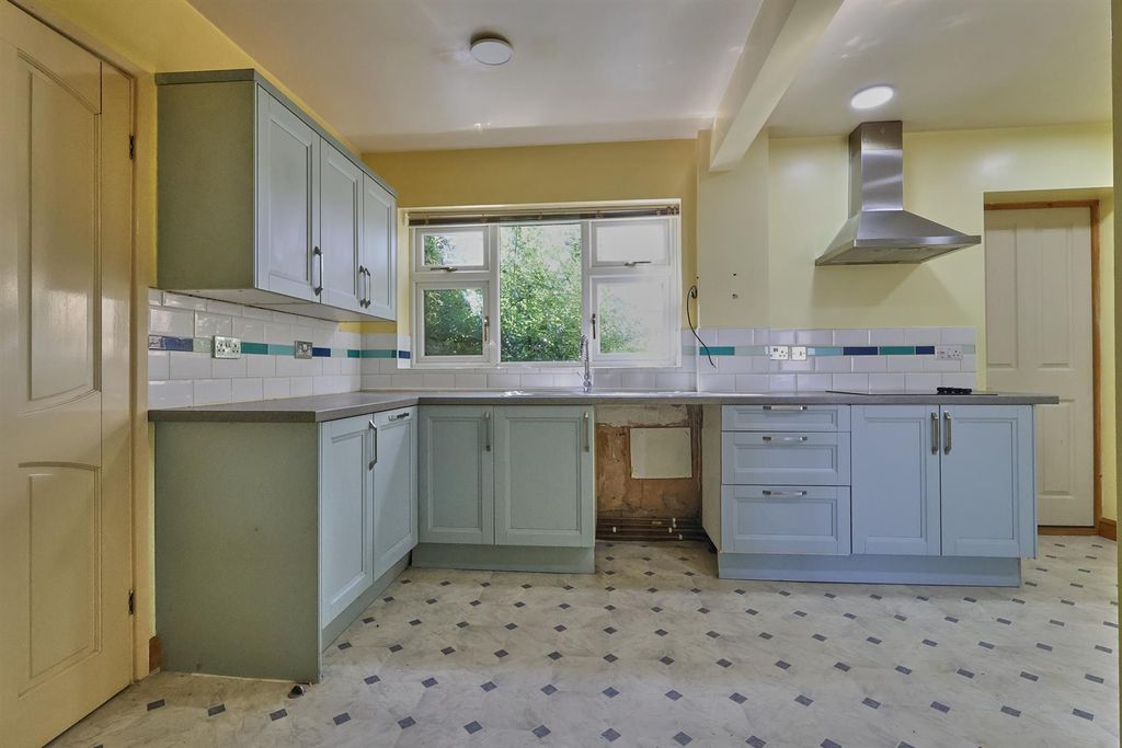 Property photo 2 of 13 Dean_7.Jpg
