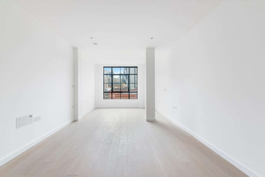 Property photo 3 of 12 Image