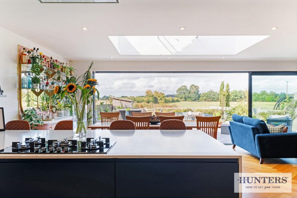 Property photo 2 of 35 97013_3 Barn Elms Camblesforth (11) - Copy_Low.Jpg