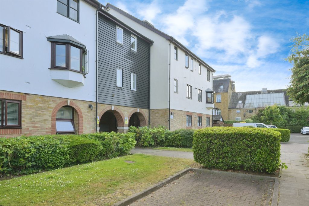 Property photo 1 of 19