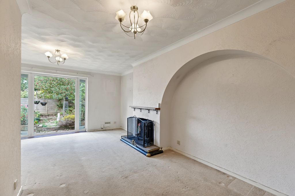Property photo 3 of 13 5530988