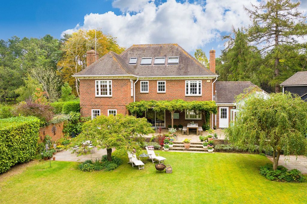 Property photo 2 of 25