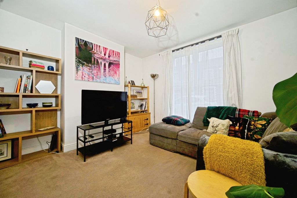 Property photo 2 of 21 Pbox-Img.Jpg