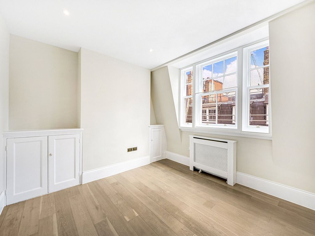 Property photo 2 of 10 Maidstone House