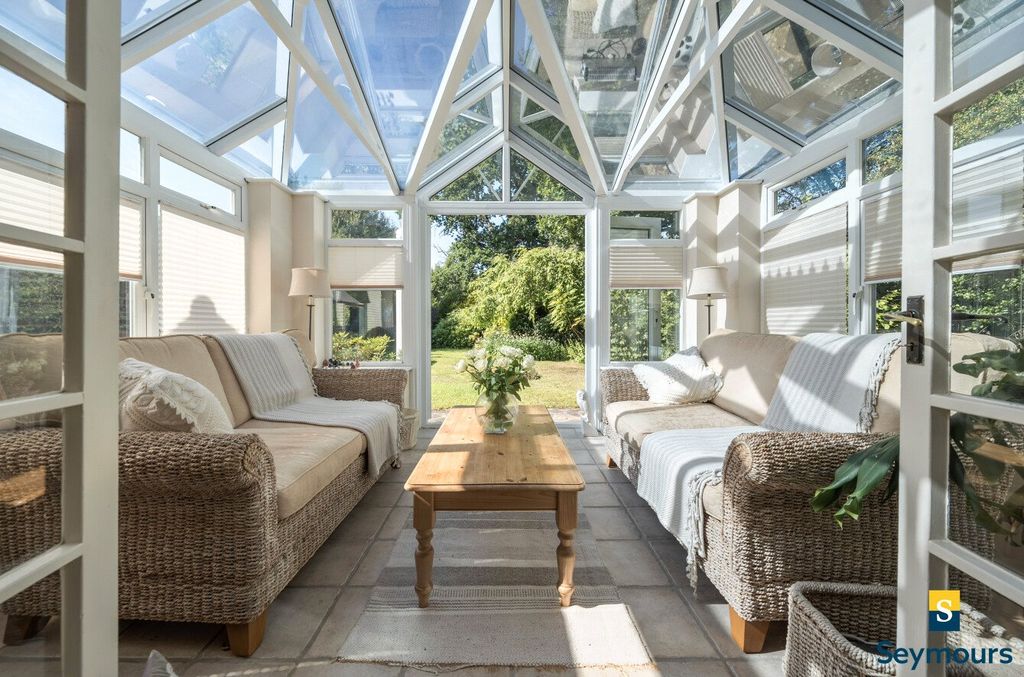 Property photo 3 of 17 Conservatory
