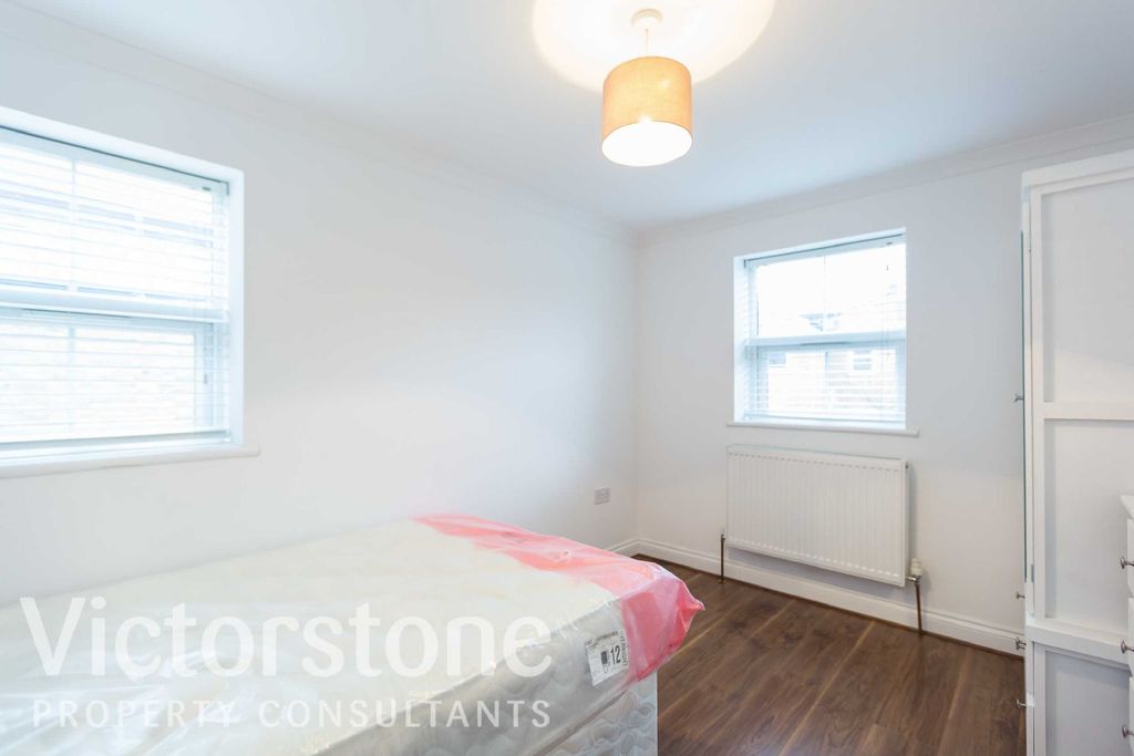 Property photo 2 of 10 3743871