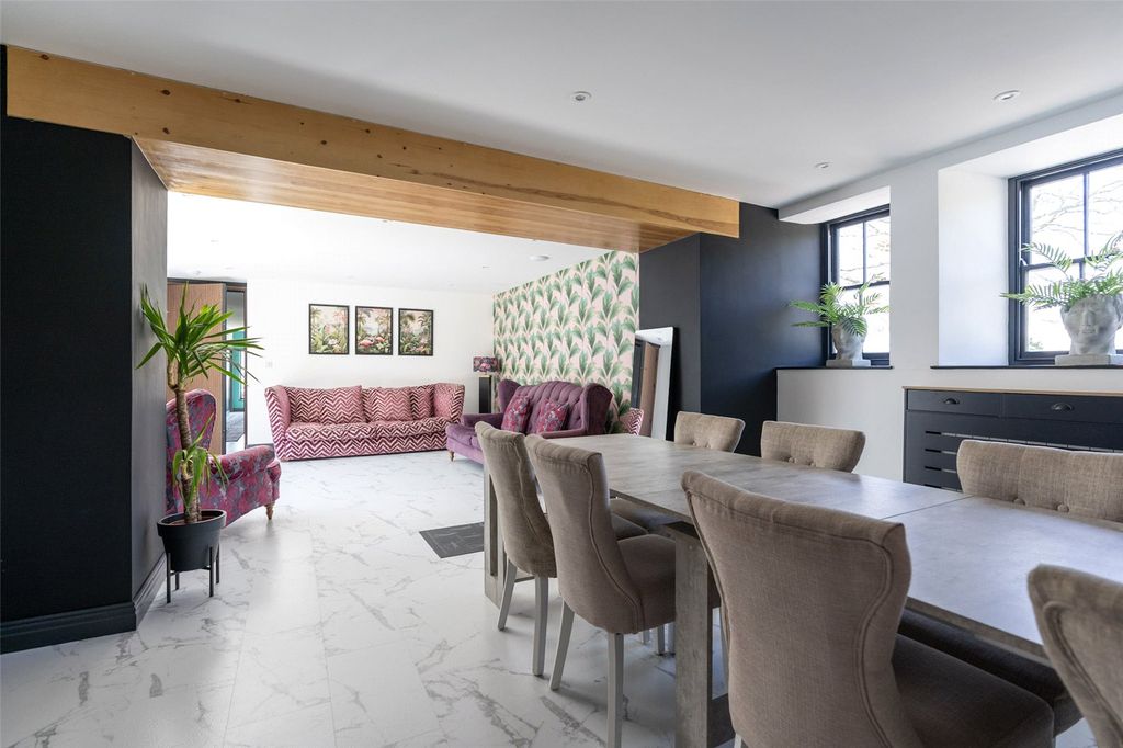 Property photo 3 of 25 Dining Room