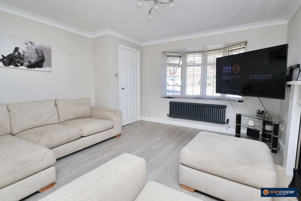 Property photo 3 of 23 4353824