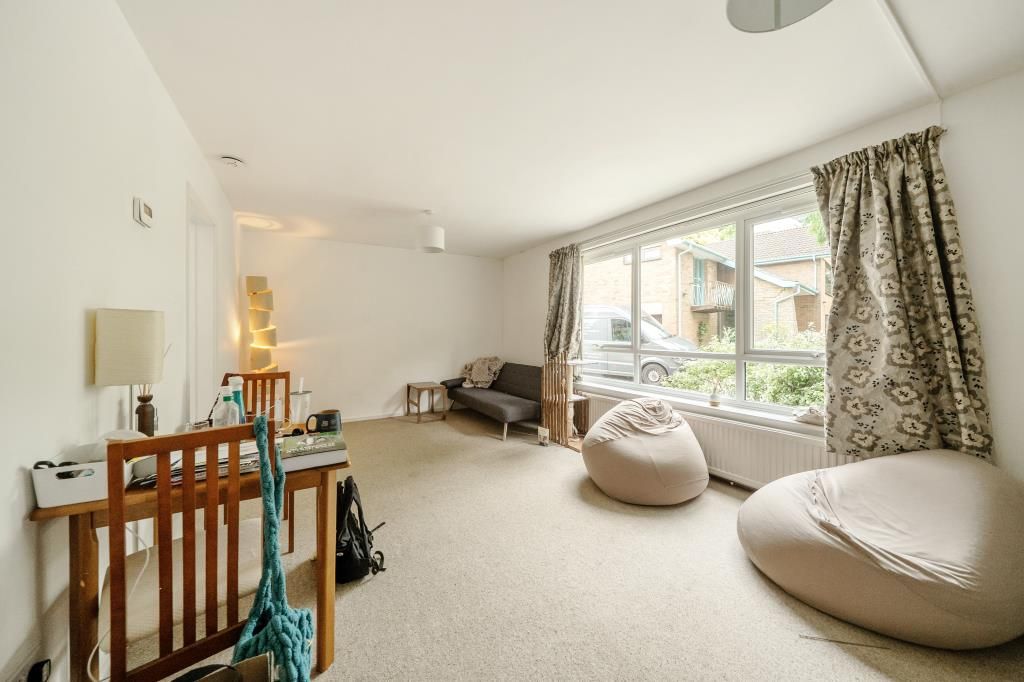 Property photo 2 of 20 Living Room