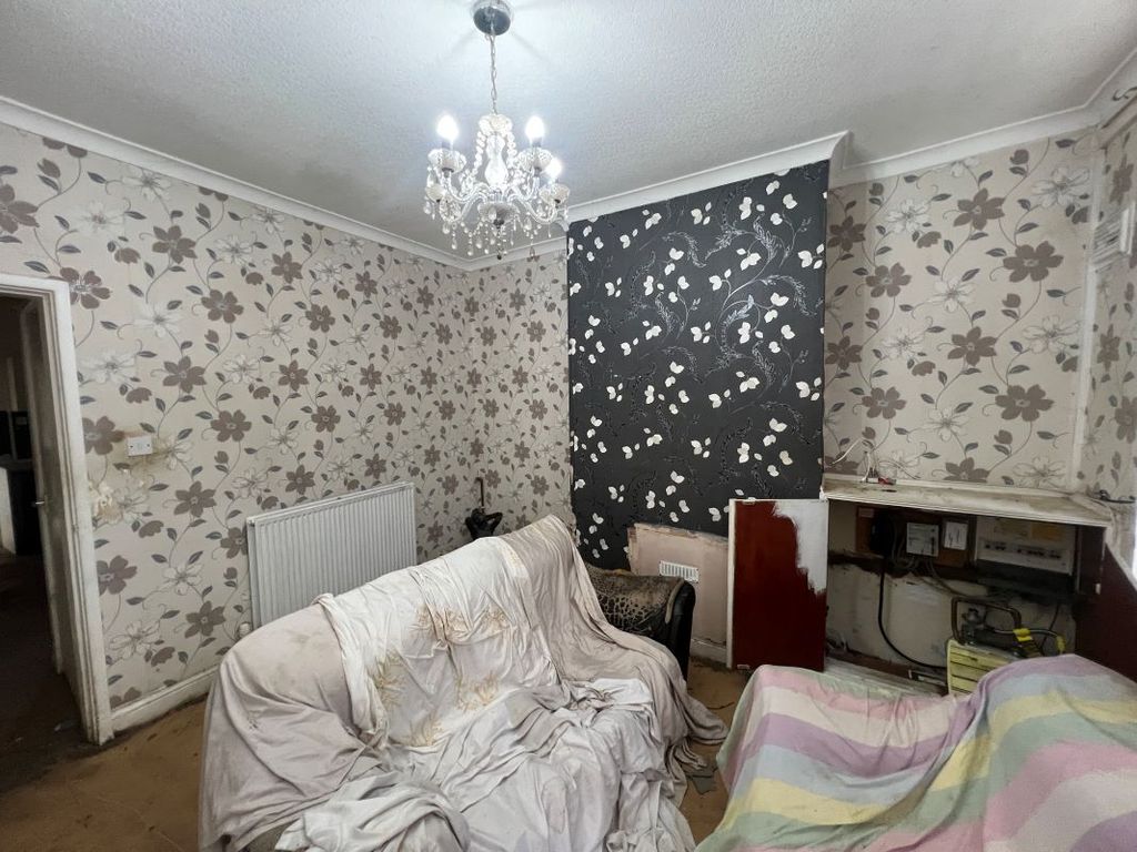 Property photo 3 of 18