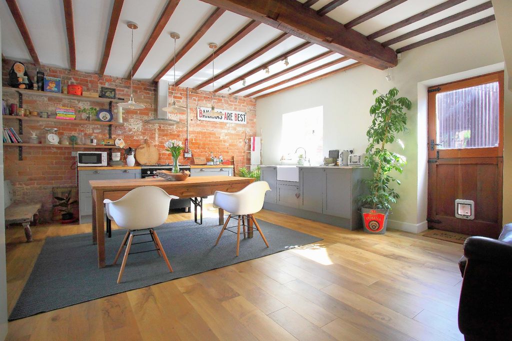 Property photo 3 of 17 Breakfast Kitchen 2