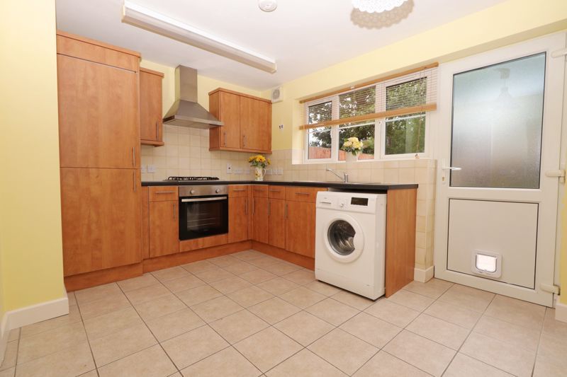 Property photo 3 of 21 Dining Kitchen