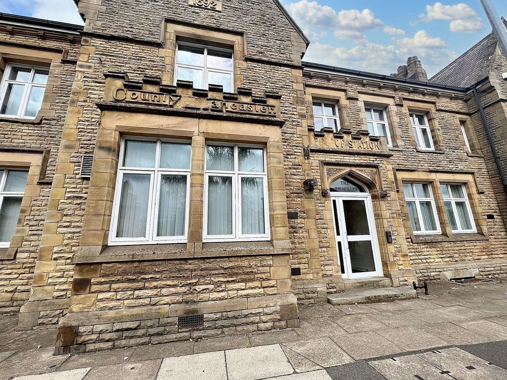 Property photo 1 of 14
