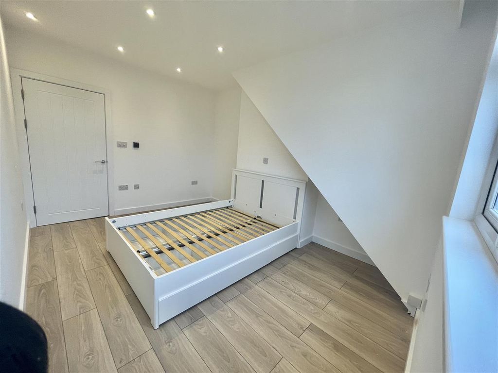 Property photo 3 of 14 Council Tax