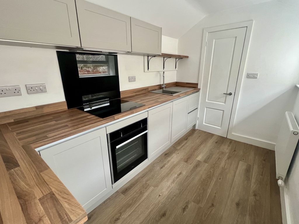 Property photo 2 of 8 Img_4323