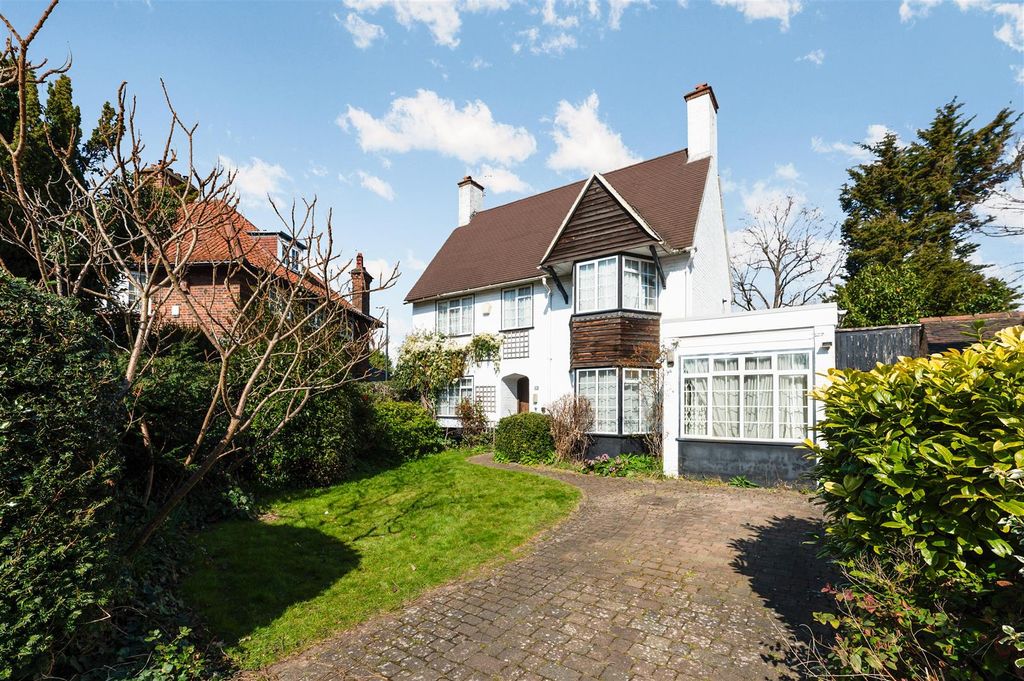 Property photo 1 of 16