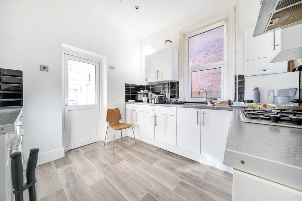 Property photo 3 of 14 Picture No. 38