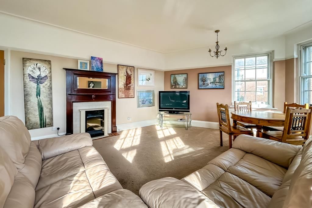 Property photo 3 of 22 Lounge/Diner