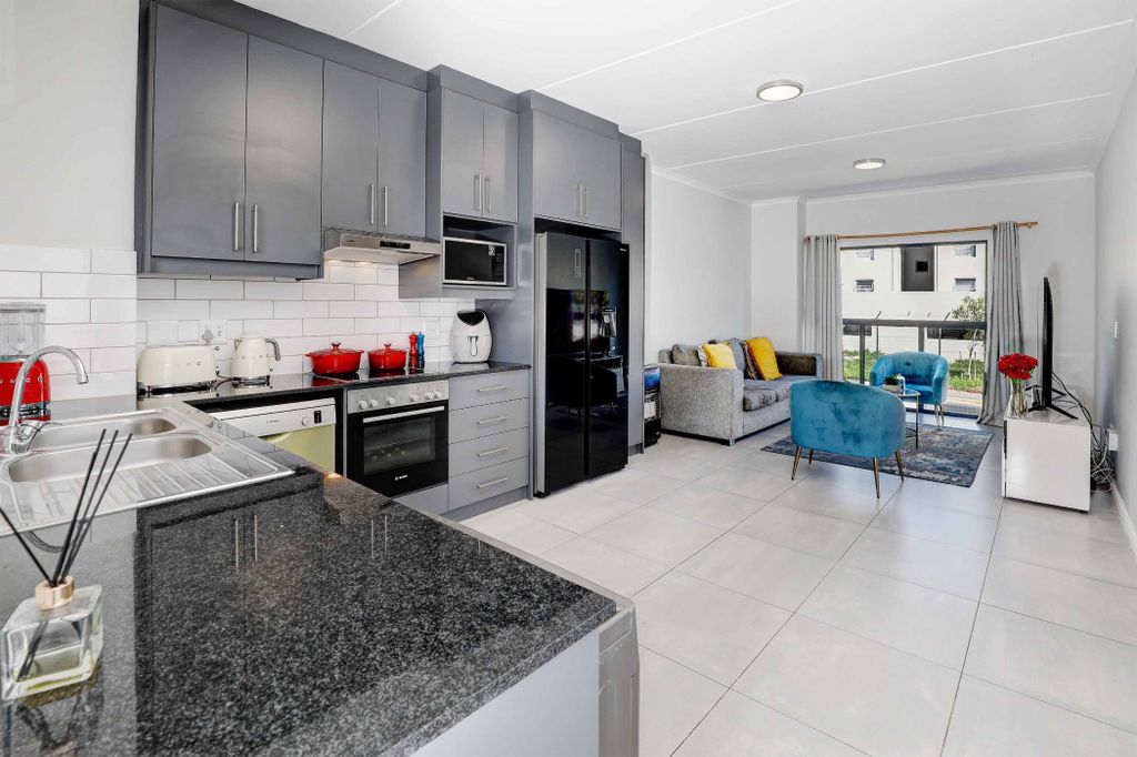 Property photo 2 of 20 Dbv1732277