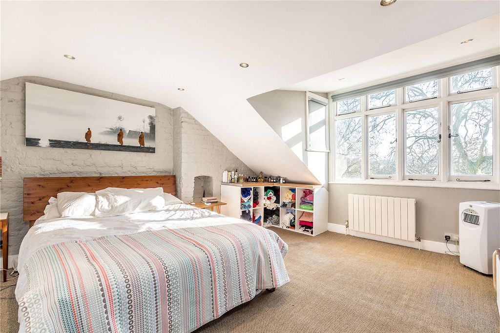 Property photo 2 of 15 Bedroom One Part One