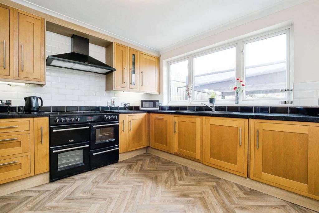 Property photo 2 of 20 Pbox-Img.Jpg