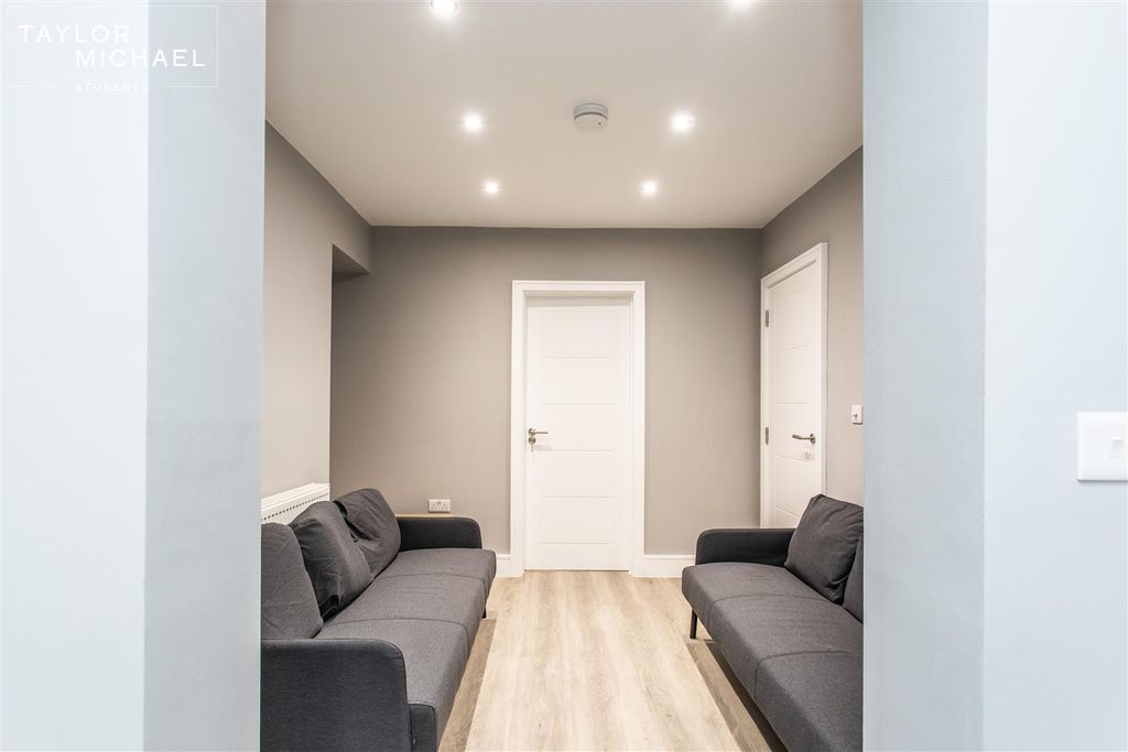 Additional image 10 of 6 bed maisonette to rentPreston Street, Brighton BN1