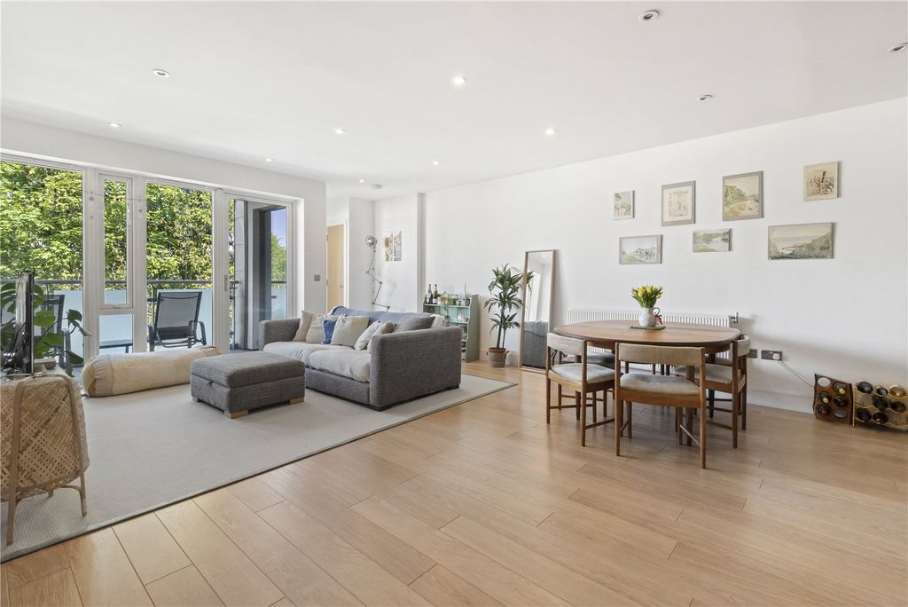 Property photo 1 of 15 Reception