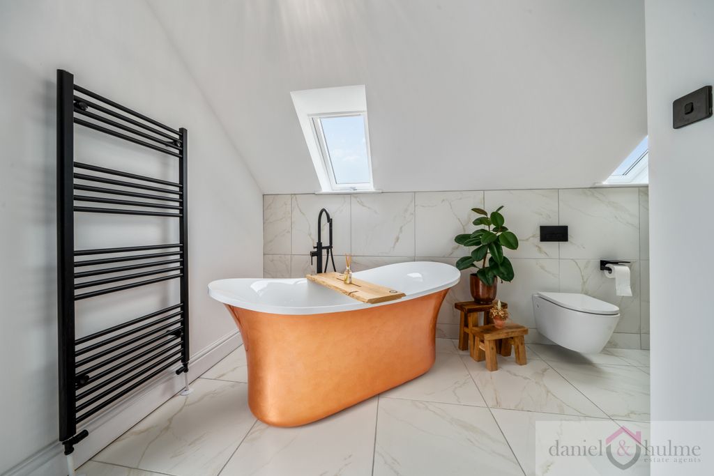 Property photo 3 of 48 Mst Bathroom 2