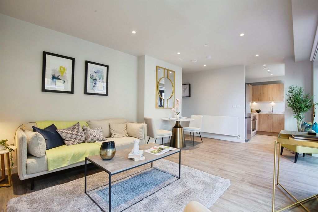 Property photo 2 of 20