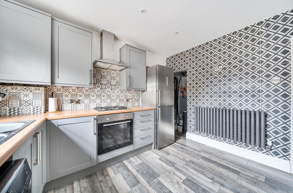 Property photo 3 of 24 1454914-9-6A01Bf322c82F