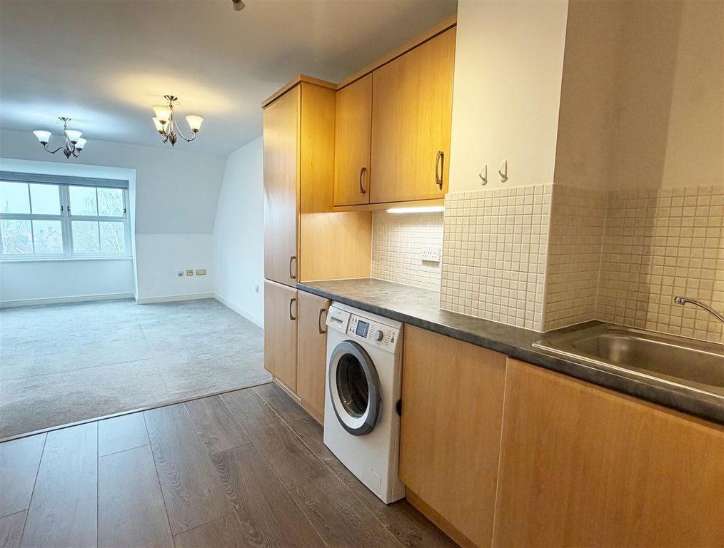 Property photo 3 of 11 Ta Kitchen2 Copy.Jpg